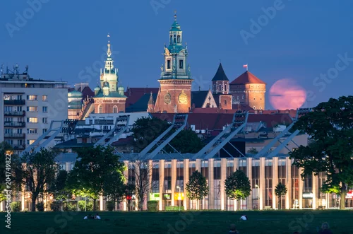 Fototapeta Zamek Królewski na Wawelu w nocy, Kraków, Polska