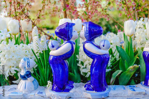 Figuren aus blauem Delfter Porzellan