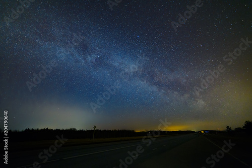 Cuadro en lienzo Milky Way on the road