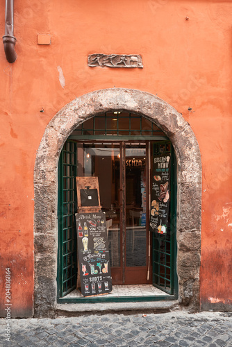 Rome, Trastevere, gateway to a typical pub