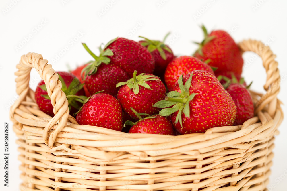 Korb mit Erdbeeren Korb mit Erdbeeren