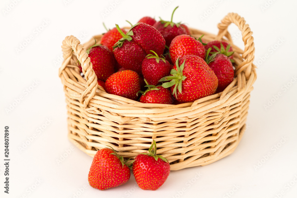 Korb mit Erdbeeren Korb mit Erdbeeren