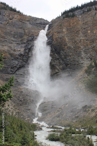 Fototapeta Naklejka Na Ścianę i Meble -  Canada Waterfalls Beautiful Landscape Scenery Banff National Park Yoho National Park