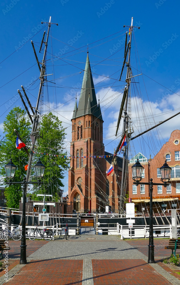 Obraz premium Sankt Antonius-Kirche Papenburg, Emsland