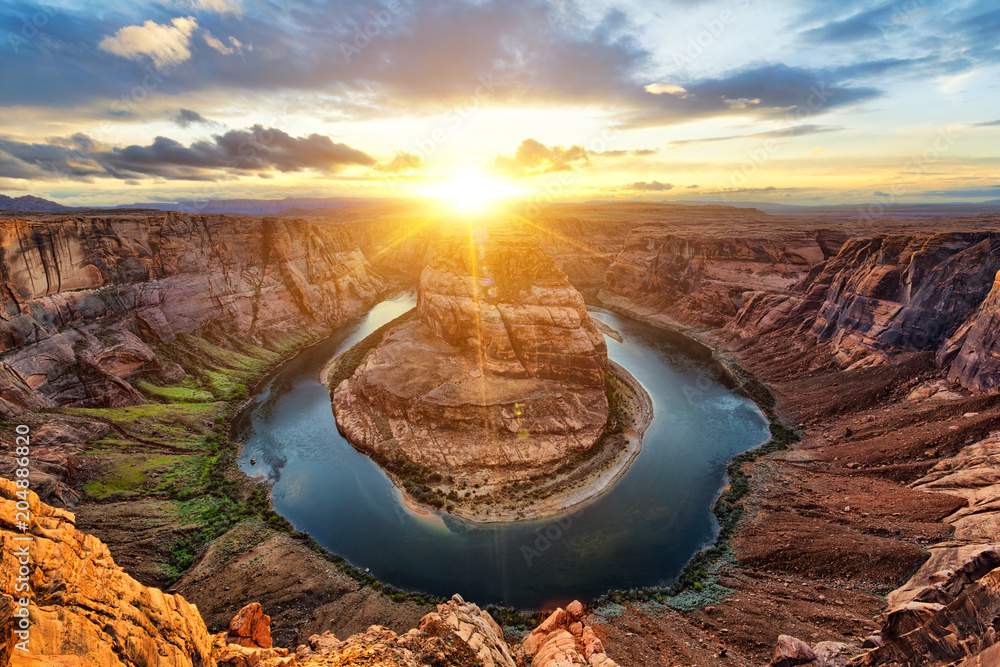 Horseshoe Bend and Colorado River at sunset - obrazy, fototapety, plakaty 