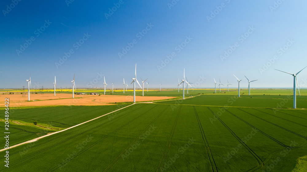Eoliennes dans la campagne anglaise, près de Rye Eoliennes dans la campagne anglaise, près de Rye