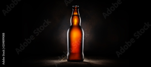 Obraz na płótnie Lager beer in bottle w salonie