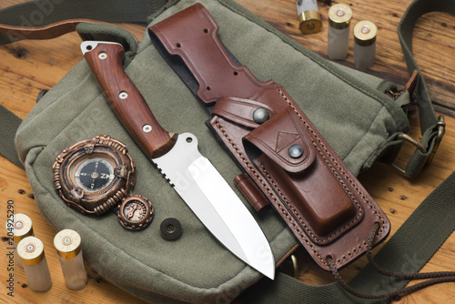 hunting knife sturdy steel wooden handle sharp blade