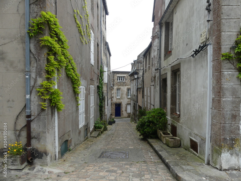 Ruelle en Normandie - Alley in Normandy