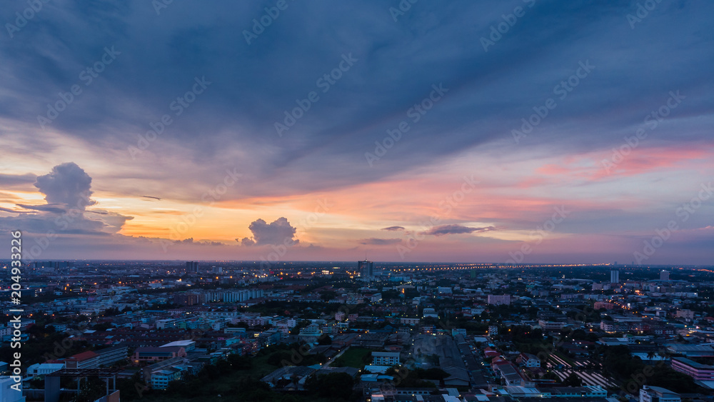 Fototapeta premium city and sunset