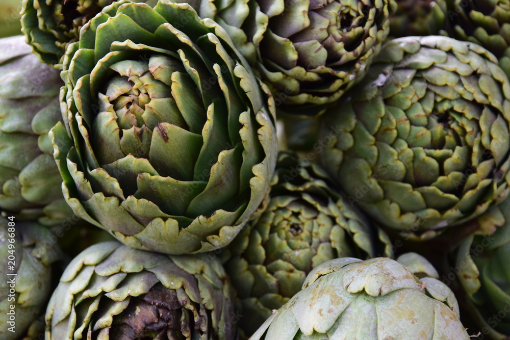 Fototapeta premium Artischocken Haufen