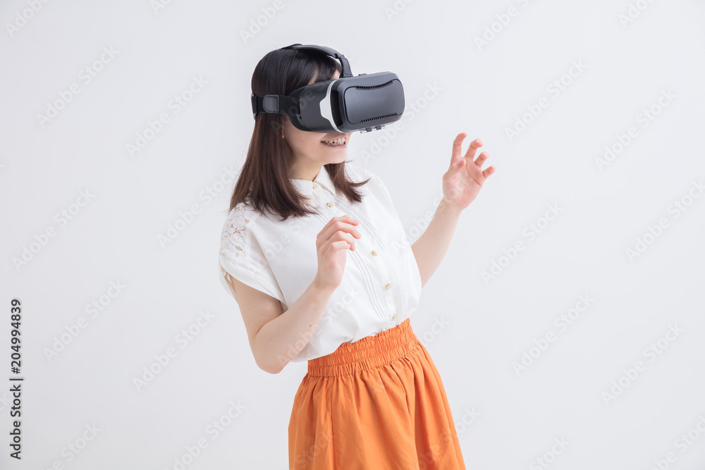 Obraz premium VRを体験する女の子