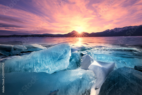 Fototapeta Naklejka Na Ścianę i Meble -  Dawn Breaks, Ice Breaks, Abraham Lake, Alberta, Canadian Rockies