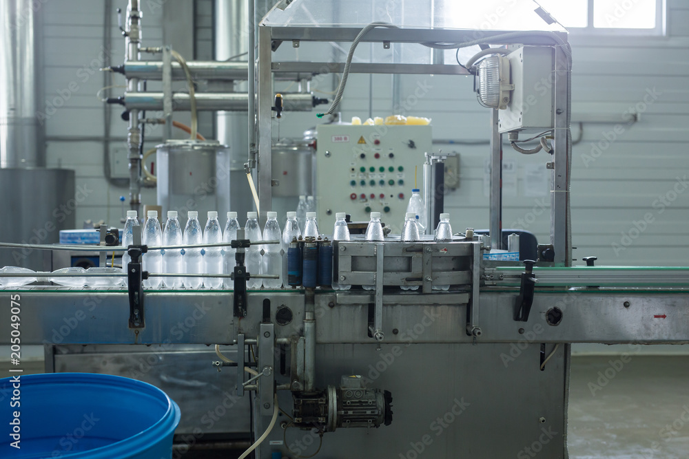 Water factory - Water bottling line for processing and bottling pure spring water into small bottles