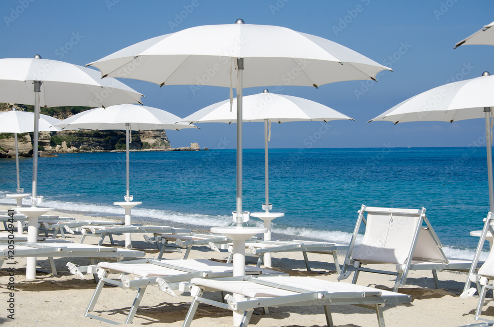 Obraz premium Liegen am Strand