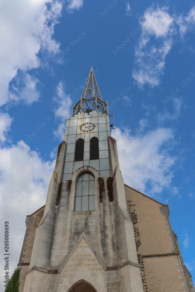 Nouvelle-Aquitaine - Charente-Maritime - Marans - Façade principale de l'Eglise Notre-Dame