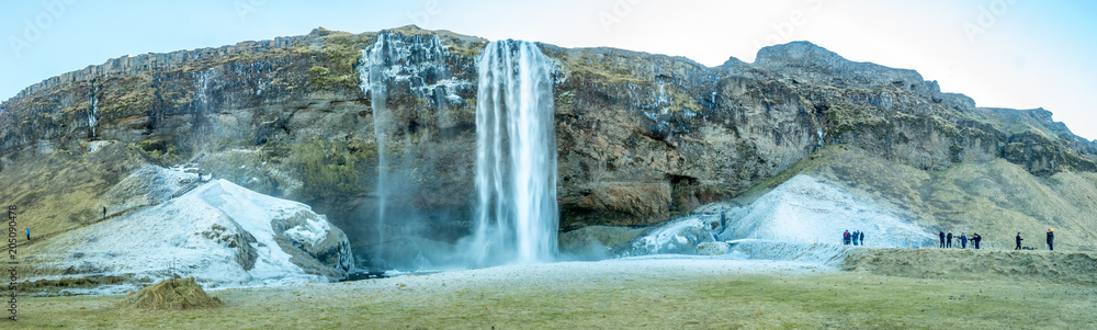 Fototapeta premium Wodospad Seljalandsfoss w Islandii