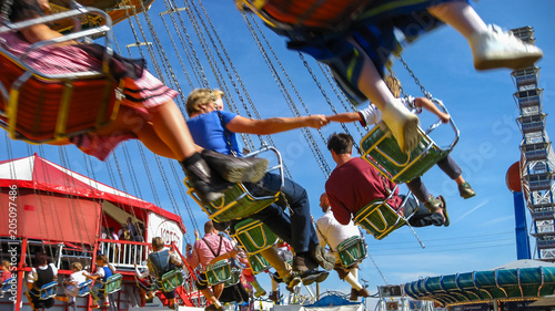 Kettenkarussel auf dem Münchner Oktoberfest, München, Bayern. photo