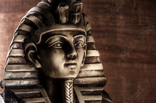 Stone pharaoh tutankhamen mask