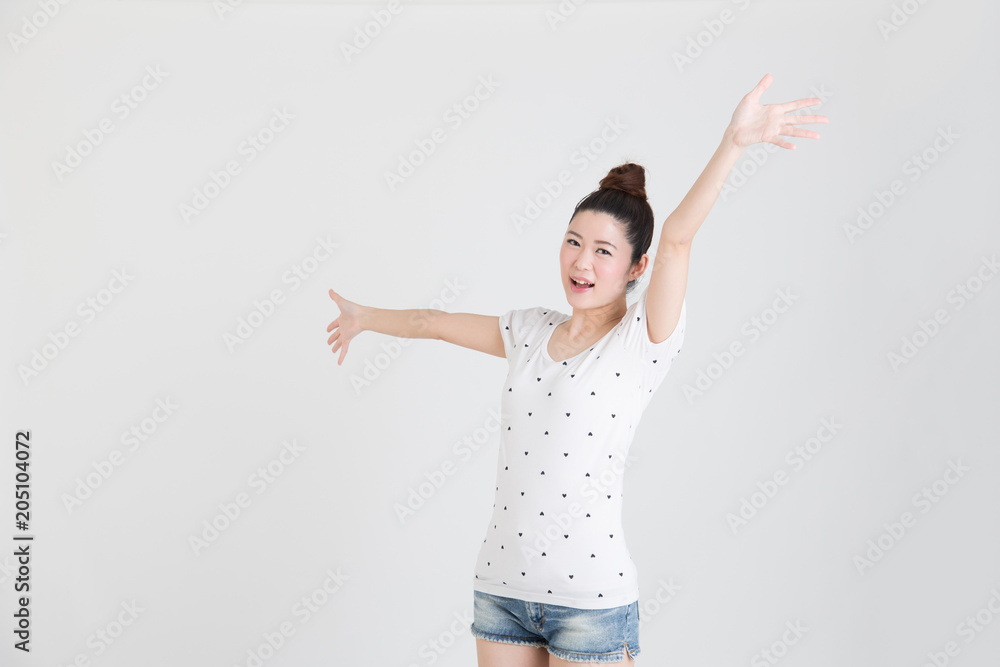 © hanack - 女性・白バック