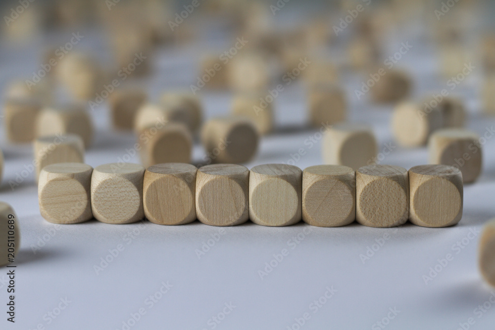 10 Stück Holzwürfel Blanko - 1,8 Cm, 6-seitig, Mit Runden Ecken, Für DIY & Spiele