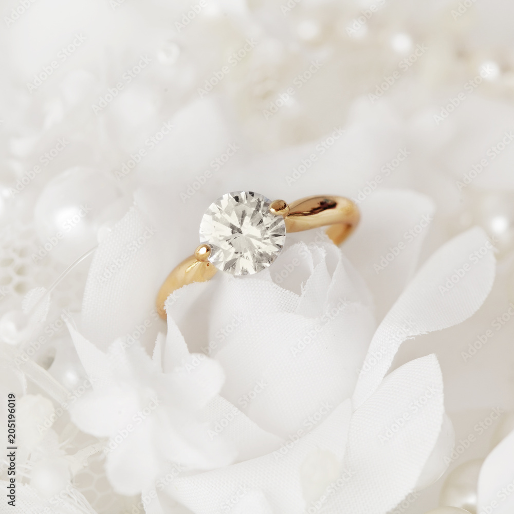 Fototapeta premium engagement ring