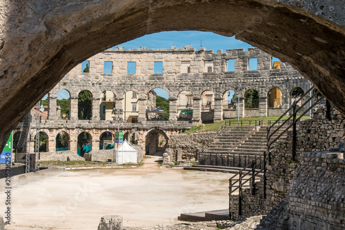 Römisches Amphitheater in Pula photo