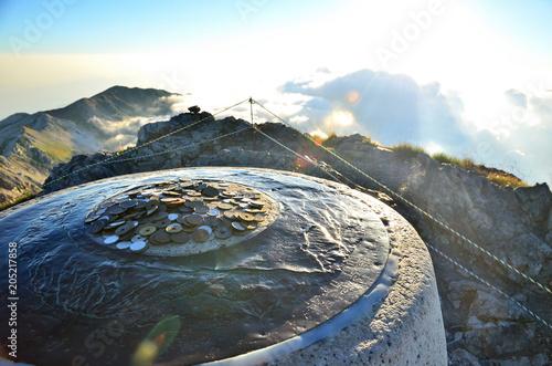 Money of the Shiroumadake mountaintop