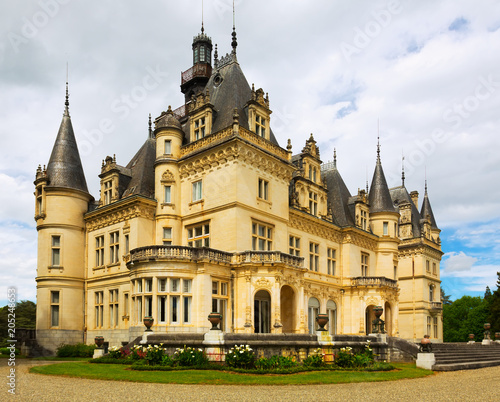 Castle of Valmirand in Montrejeau photo