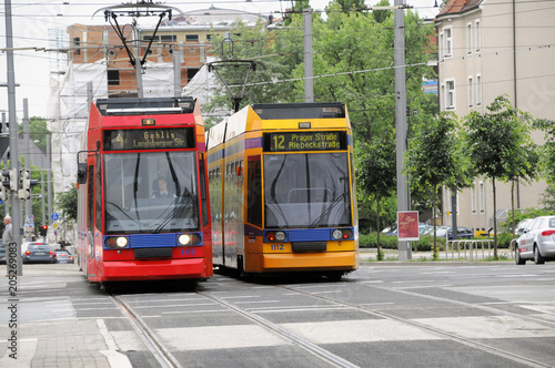 Straßenbahnen der Linie 4 und 12, Leipzig, Sachsen, Deutschland, Europa