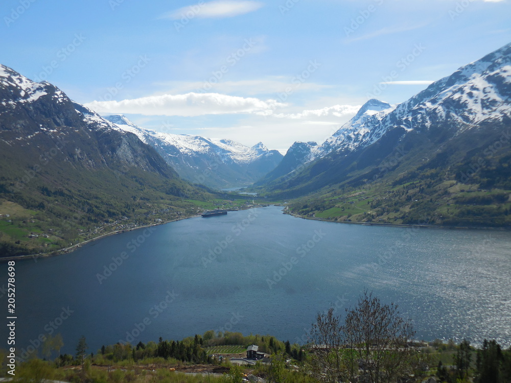 Innvikfjord et paquebot