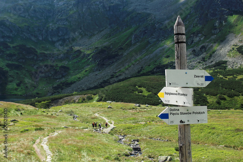 Fototapeta Naklejka Na Ścianę i Meble -  Dolina Pięciu Stawów Polskich, Tatry, Polska. Szlak na Szpiglasową przełęcz