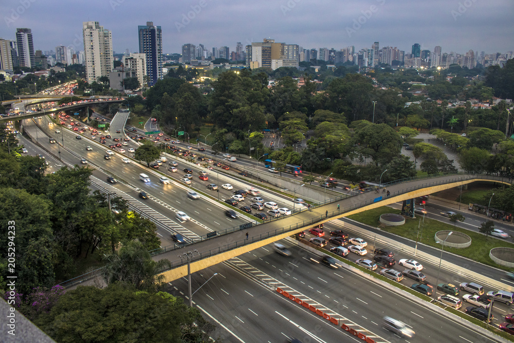 Fototapeta premium Skyline of Sao Paulo city at nightfall