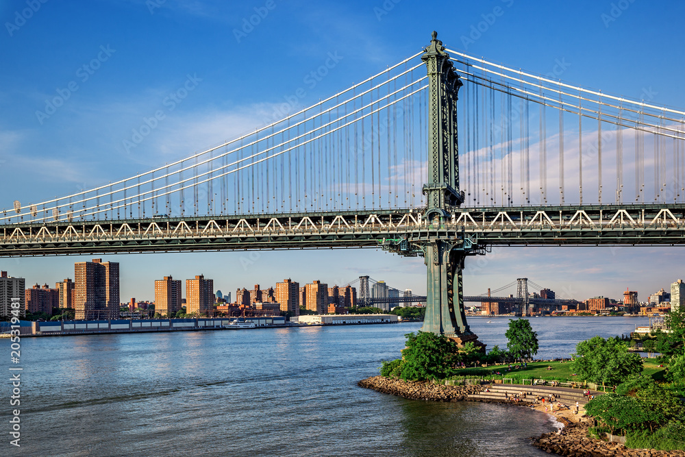 view of the Manhattan bridge