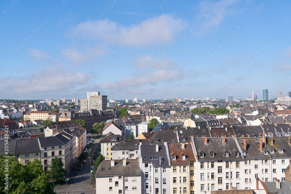 Dächer von Mietshäusern in Frankfurt am Main