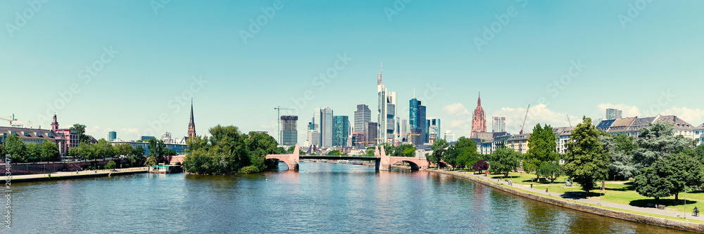 Obraz premium Downtown von Frankfurt am Main City als Panorama