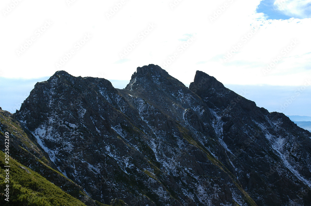 Myojin mountains with virgin snow in Kamikochi / 初冠雪した明神岳主峰(主稜) @初冬の上高地 Myojin mountains with virgin snow in Kamikochi / 初冠雪した明神岳主峰(主稜) @初冬の上高地