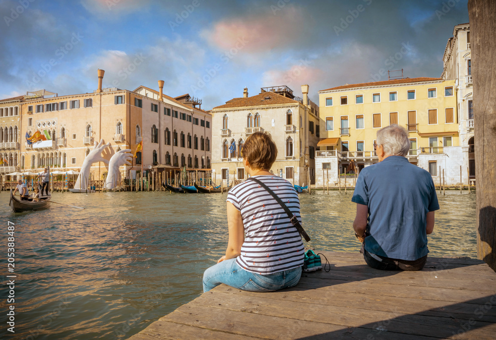 Naklejka premium couple en voyage à Venise