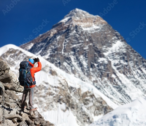 Mount Everest 8848m from Kala Patthar with tourist