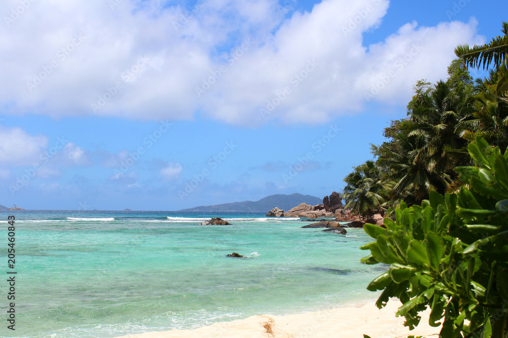 Fototapeta premium une plage des seychelles