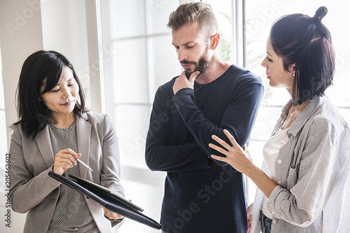 Canvas Print Couple buying new house