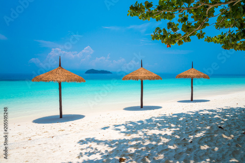 Beautiful tropical island white sand beach blue sky sunny day - Summer breeze travel holiday