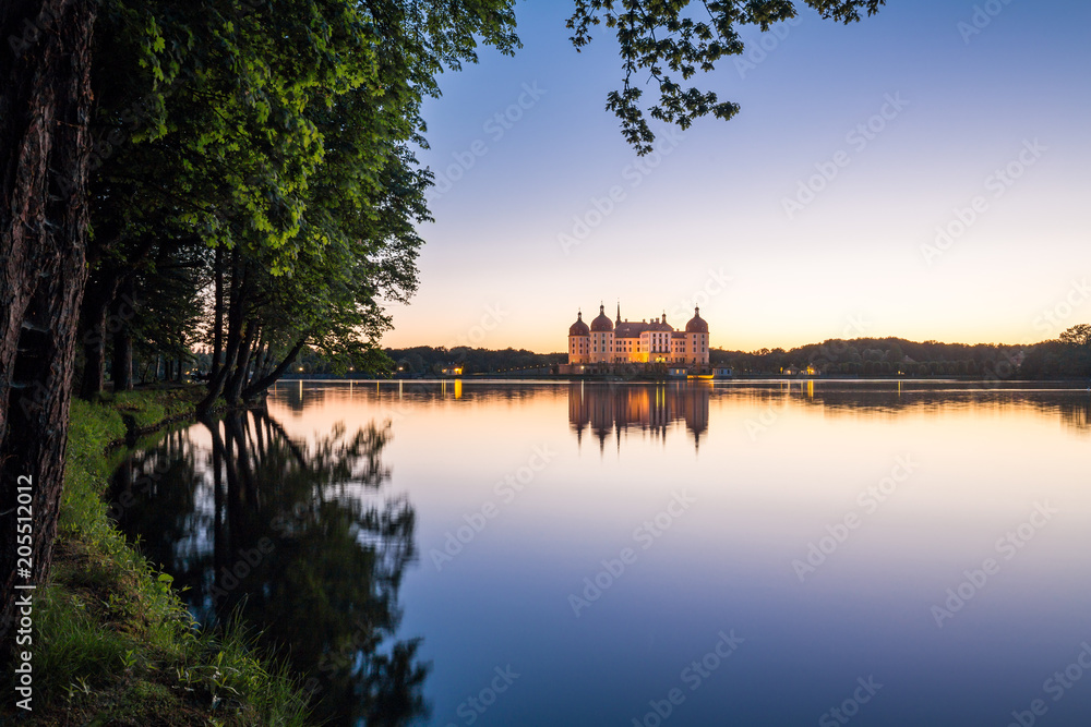 Fototapeta premium Schloss Moritzburg am Abend