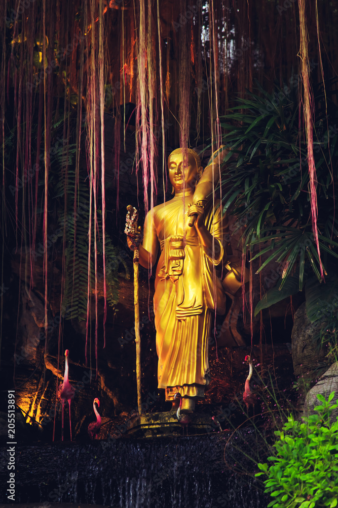Statue in the temple Wat Saket.