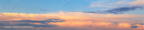 Fototapeta Naklejka Na Ścianę i Meble -  quaint clouds in the sky before sunset.