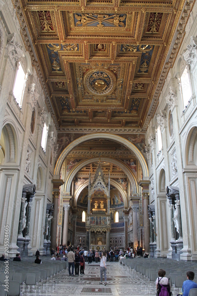 Intérieur église à Rome