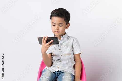 boy and smartphone