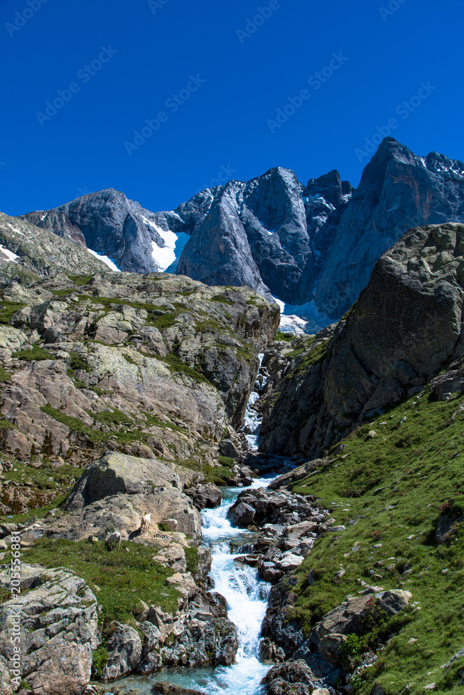 Le Vignemale et les Oulettes de Gaube dans le Parc National des Pyrénées