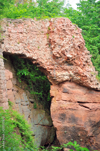 Felsenschlucht zwischen Unterburg und Denkmaleingang Kyffhäuser photo