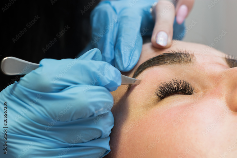 tweezers tweezers correcting the shape of the eyebrows tweezers tweezers correcting the shape of the eyebrows